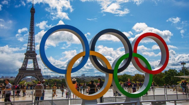 Polémica en París 2024: Una atleta vomitó nueve veces tras nadar en el Río Sena