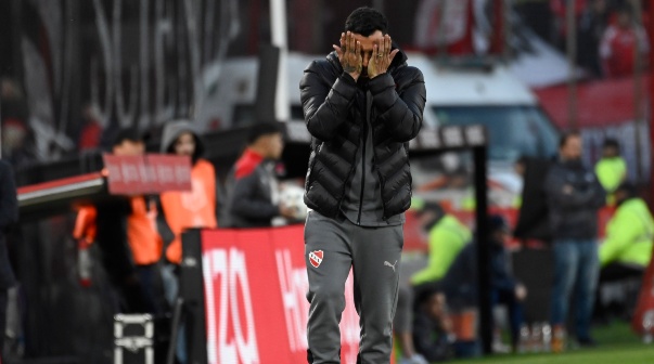 Carlos Tevez, entrenador de Independiente