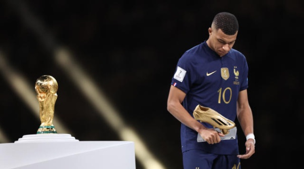 La picante reacción de Mbappé cuando le nombraron al Dibu Martínez