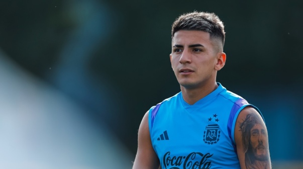 Thiago Almada fue presentado en un inesperado club tras irse de Botafogo