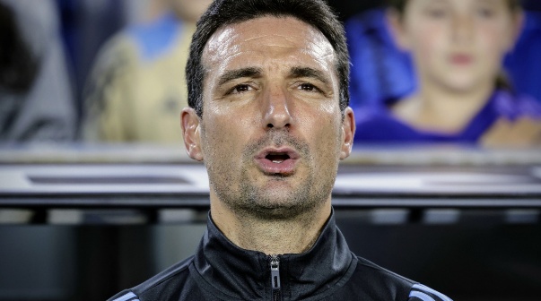 Se confirmó el reemplazante de Pezzella en la lista de la Selección Argentina