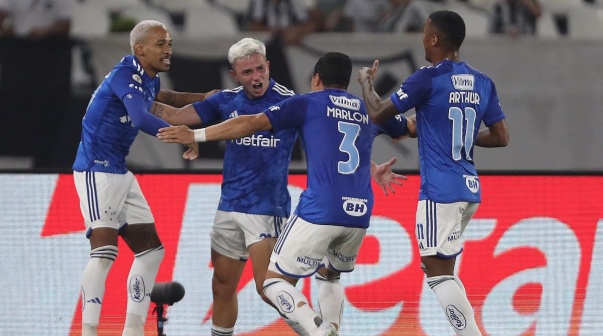 Cruzeiro cerró una figura top antes de la final de Sudamericana vs. Racing