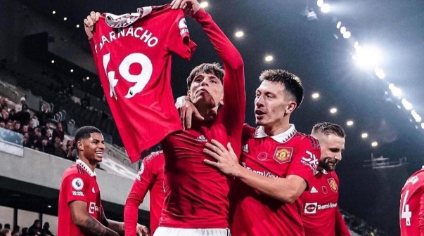 Una figura de Manchester City le apuntó a Garnacho: 