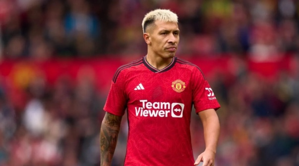 Ferdinand, contundente con Lisandro Martínez tras la polémica con Scholes