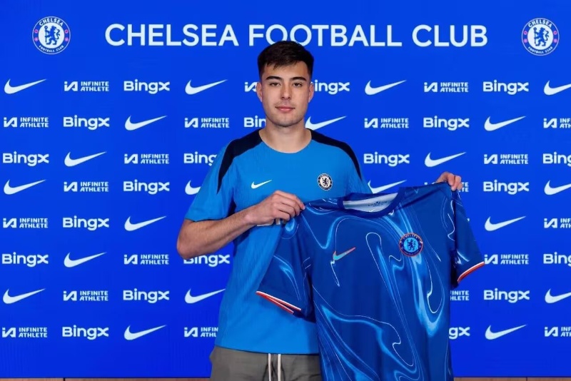Fin de la novela: Anselmino se quedará en el Chelsea.