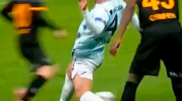 ¡Escándalo mundial! El equipo de Icardi fue beneficiado por un grave error arbitral