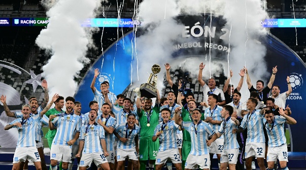 En un emotivo partido, Racing y Botafogo definieron el campeón de la Recopa Sudamericana