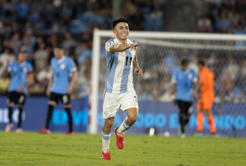 Atlético Madrid acordó con Olympique Lyon un porcentaje del pase de Thiago Almada