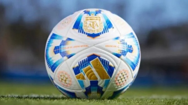 Un club del fútbol argentino denunció a otro por copiarle la camiseta: 