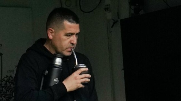 La decisión de Riquelme que estalló entre los hinchas de Boca antes del Superclásico