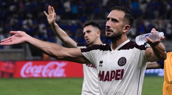 Izquierdoz, terminante sobre su futuro tras ganar la Sudamericana con Lanús: 