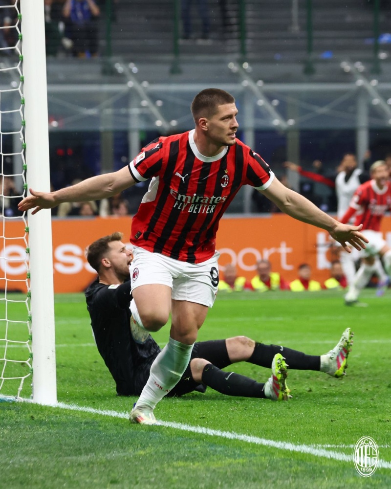 &nbsp;Jović, nuevamente, cazó un rebote de un córner en el área chica y estiró la ventaja su equipo