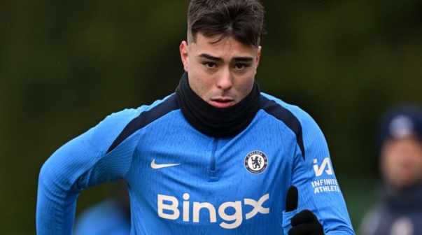 Anselmino podría irse del Chelsea para ser compañero de un ex Boca