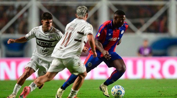 Jhohan Romaña. San Lorenzo de Almagro vs CLub Atletico Platense. Fecha 5 Torneo Apertura de la Liga Profesional del Futbol de Argentina.
