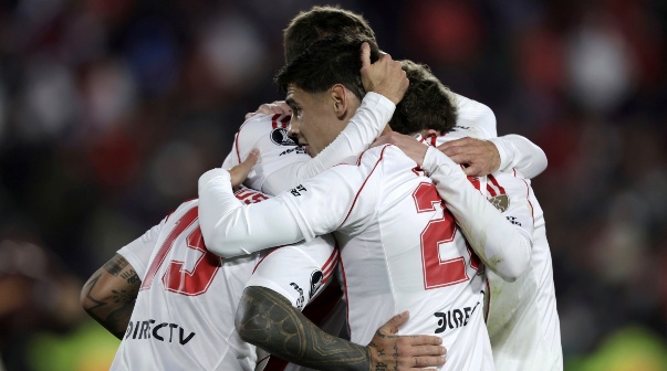 Club Atletico River Plate vs Club Universitario de Deportes. Fase de Grupos. Copa Libertadores de America.