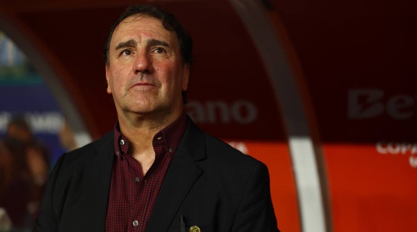 El DT de Colombia se plantó con Juanfer Quintero: 