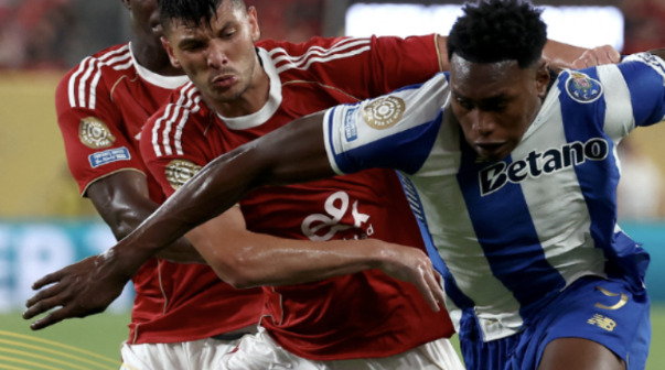 En un partidazo el Porto empató 4-4 con el Al-Ahly