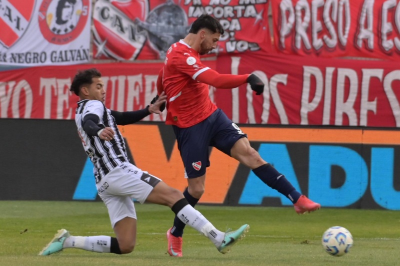&nbsp;Independiente venció agónicamente 2-1 a Gimnasia de Mendoza por Copa Argentina