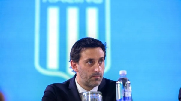 El presidente de Vélez no se calló nada de Milito por el pase caído de Almendra: 