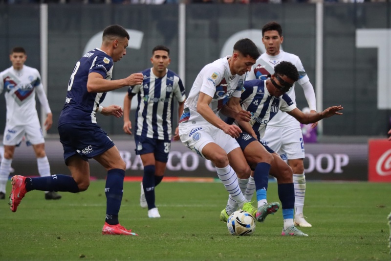 El Talleres de Carlos Tevez aguantó con uno menos y dividió los tantos con Godoy Cruz&nbsp;