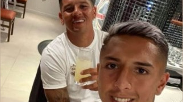 La foto de Rojo con Almendra que generó polémica entre los hinchas de Boca: 