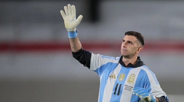 El posteo de Dibu Martínez que enloqueció a los hinchas de River: 