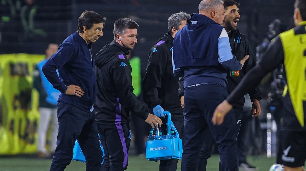 Costas no se calló y le contestó al DT de Peñarol post derrota de Racing: 