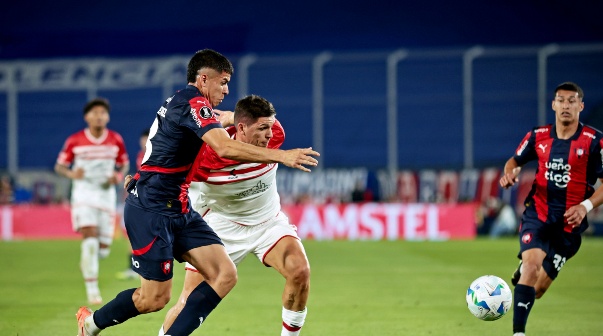 Triunfazo agónico de Estudiantes en la ida de octavos de la Copa Libertadores