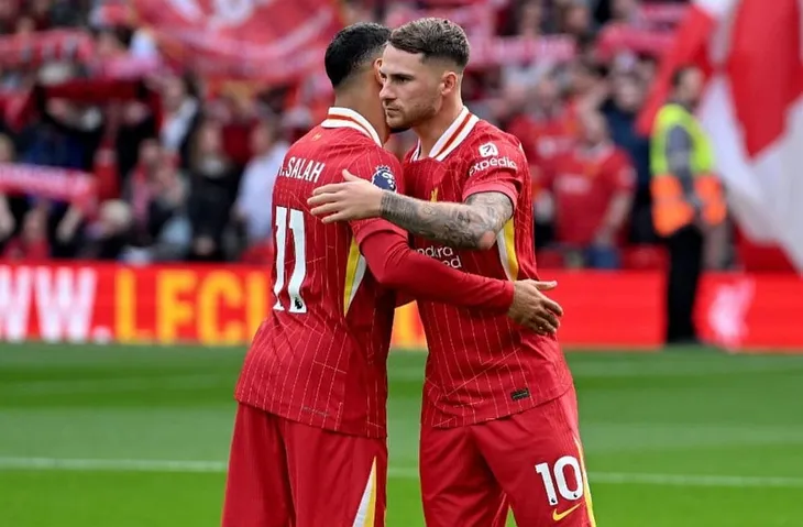 Mac Allister le apuntó a Salah en Liverpool: 