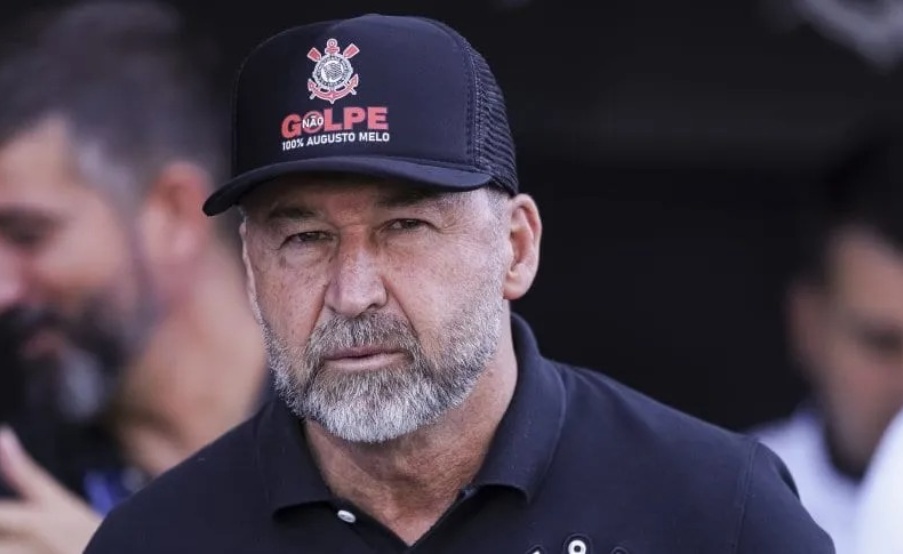 Por el mal presente deportivo, los socios del Corinthians echaron al Presidente