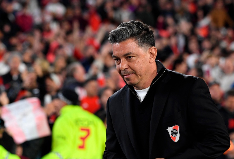 El palazo picante del DT de Libertad a Gallardo