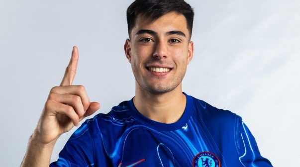 Aaron Anselmino tiene nuevo equipo y sorprende en Boca: 