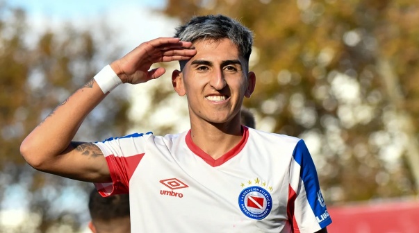 Alan Lescano contó que lo llamó un grande del fútbol argentino: 