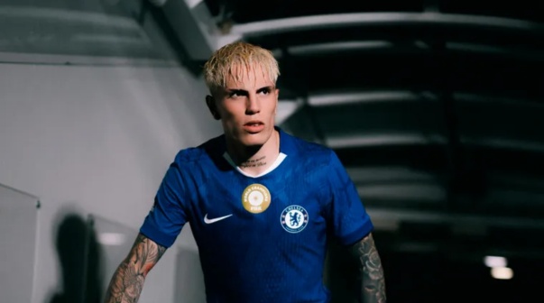 Un histórico de la Premier League destrozó a Garnacho: 