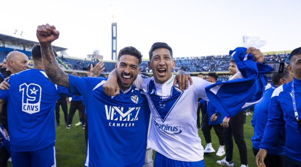 Festeja Vélez, impacto en River: 