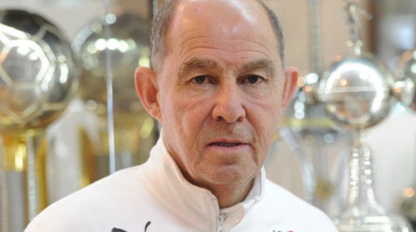 La chicana de Ricardo Bochini para Racing antes de la final del Clausura: 