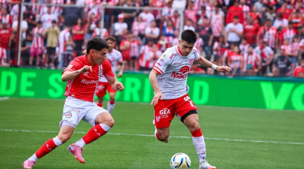 Con polémica, Instituto superó a Argentinos y volvió al triunfo tras seis partidos