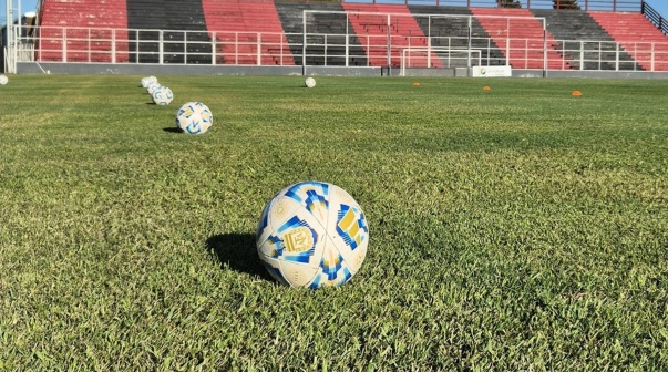 Un presidente del fútbol argentino destrozó a sus jugadores: 