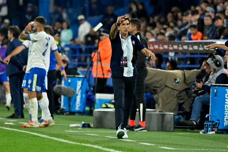 La picante chicana de Costas en Racing