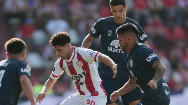 Dos goles en contra en el increíble empate entre Unión e Independiente Rivadavia