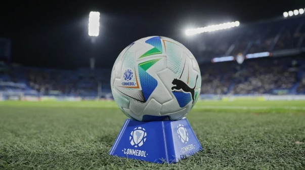 Renunció un sopresivo DT y disparó contra sus hinchas: 