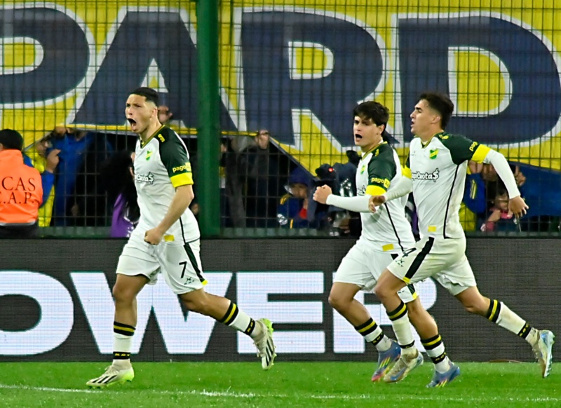 &nbsp;En un partido polémico, Boca tropezó ante Defensa y Justicia en Varela