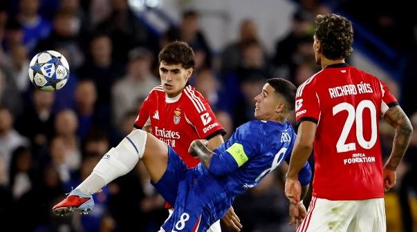 Cinco argentinos se cruzaron por Champions League: Chelsea y Benfica midieron sus fuerzas