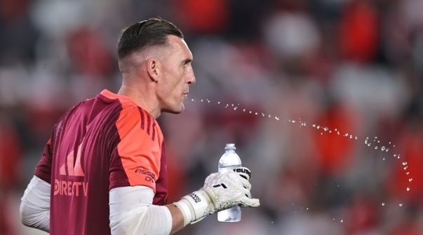 El arquero mundialista que quiere competir con Armani: 