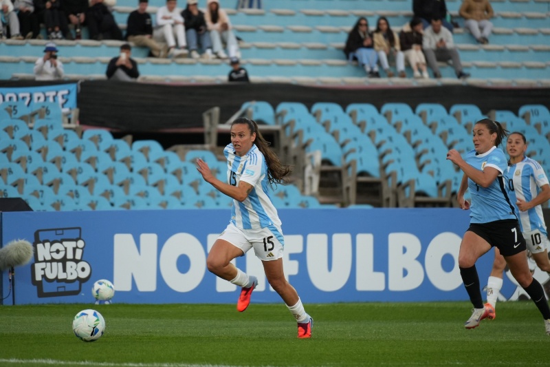 Florencia Bonsegundo liderando un ataque de la Selección Argentina&nbsp;
