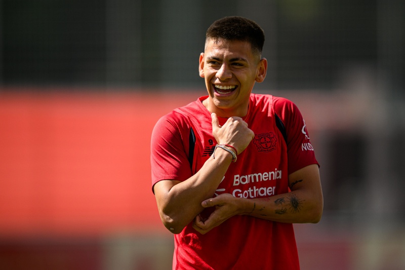 Tras su polémico guiño a River, la decisión de Bayer Leverkusen con Diablito Echeverri&nbsp;