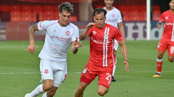 Barracas Central se impuso ante Argentinos Juniors, que se quedó con uno menos