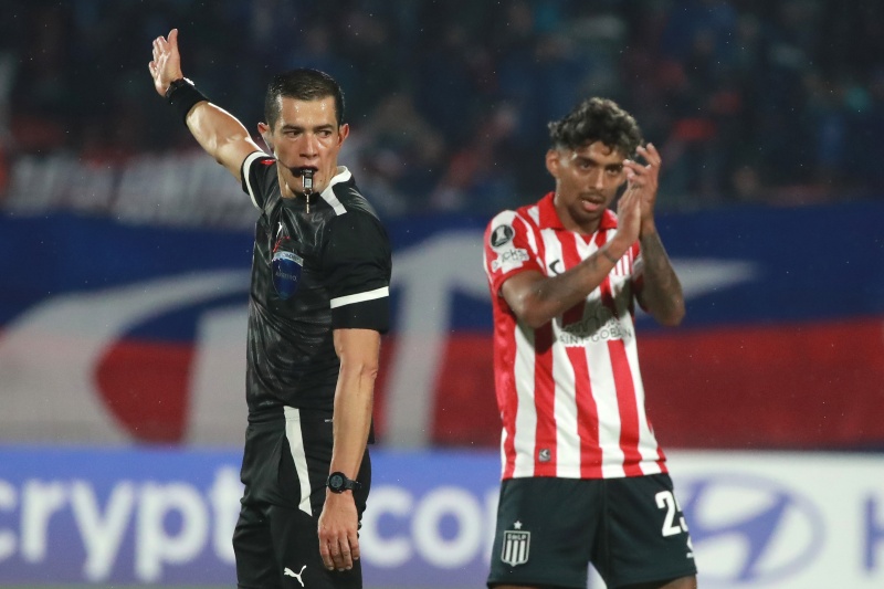 Tras caer ante River con Estudiantes, Eduardo Domínguez sentenció a Medina
