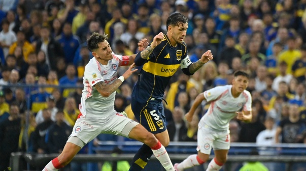 El fuerte enojo de Leandro Paredes en pleno Boca vs. Argentinos: 