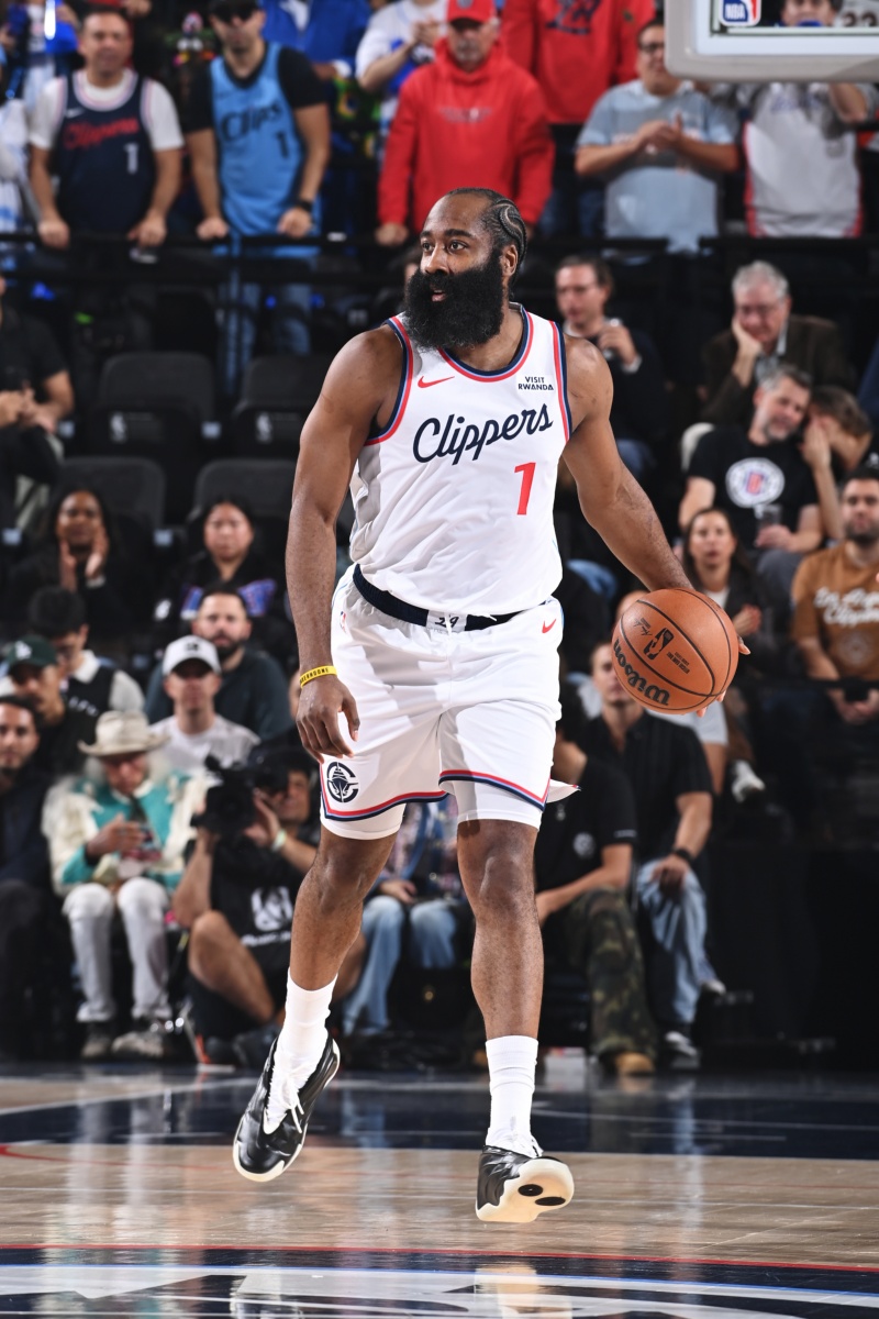 James Harden entró al Top de anotadores y va por Shaquille O'Neal